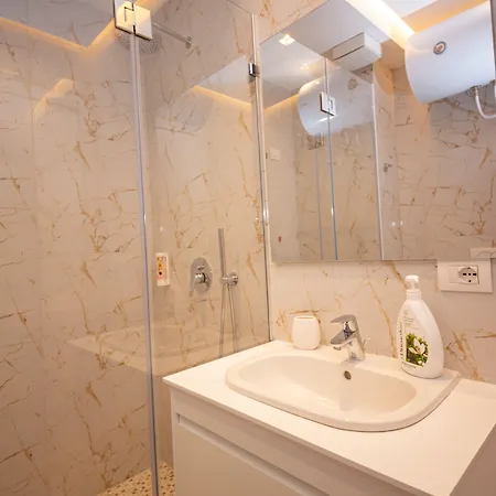 Chic Apartment *
